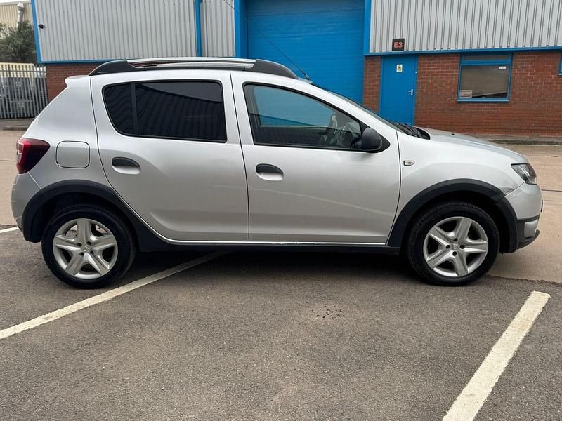 Begagnad Dacia Sandero Ambiance 2014 Silver Halvkombi
