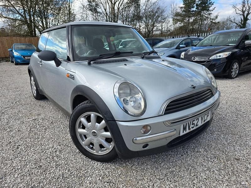 Silver Used 2002 Mini ONE Hatch Hatchback | £995 (Fair price) - Image 1/4