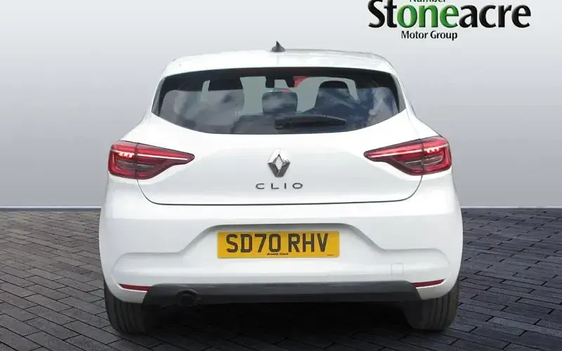 Used Renault Clio Play 72 HP (52 kW) 2020 White Hatchback