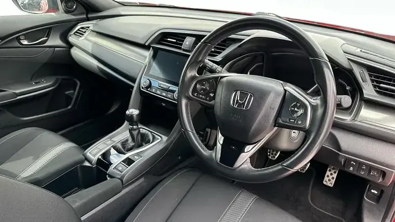 Begagnad Honda Civic SR 126 HK (92 kW) 2018 Röd Halvkombi