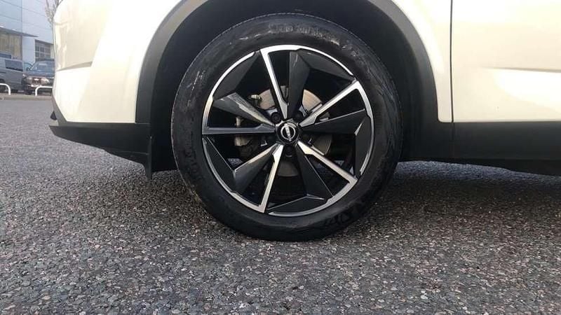 Used Nissan Qashqai Tekna 140 HP (102 kW) 2023 White SUV