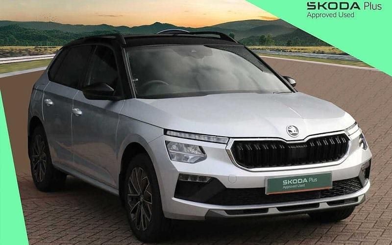 Brilliant silver metallic black magic pearl effect Used 2025 Skoda Kamiq Design Edition SUV | £22,461 (Fair price) - Image 1/4