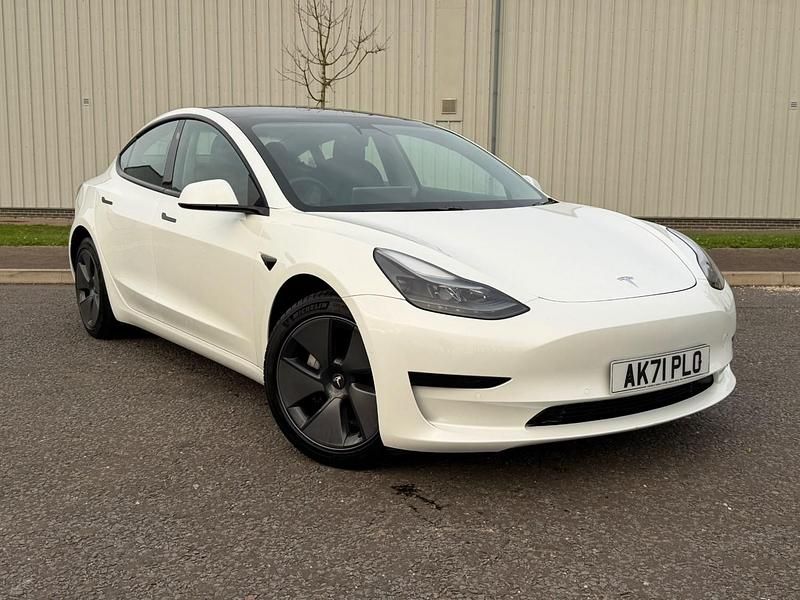 White Used 2021 Tesla Model 3 Standard Range Sedan | £14,495 (Fair price) - Image 1/4