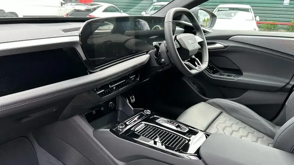 New Audi A6 e-tron S-Line 269 kW (367 HP) 2025 Magnet grey Estate