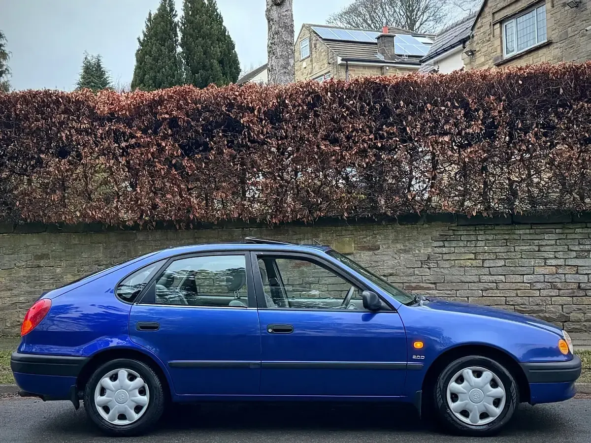 Used Toyota Corolla 72 HP (52 kW) 1997 Blue Hatchback