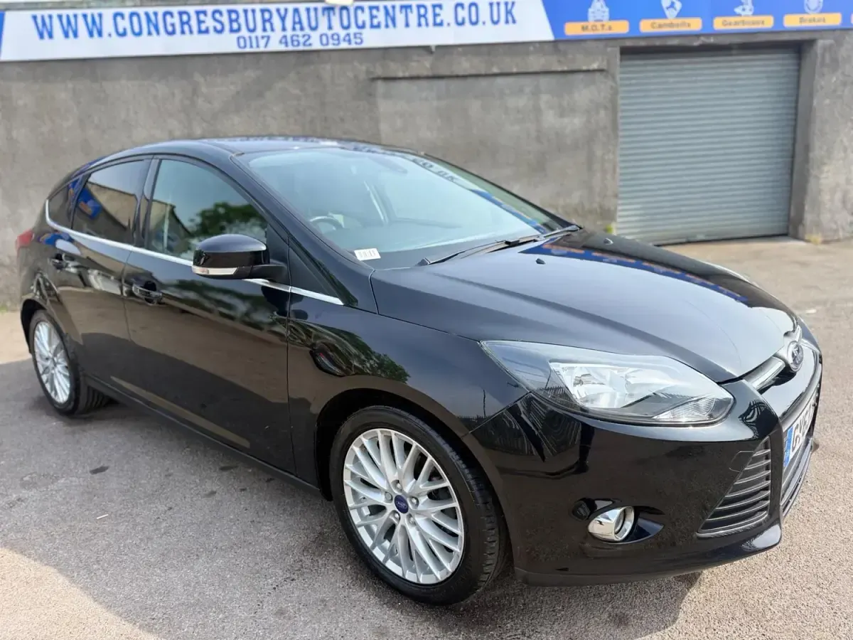 Używany Ford Focus Zetec 2013 Czarny Hatchback