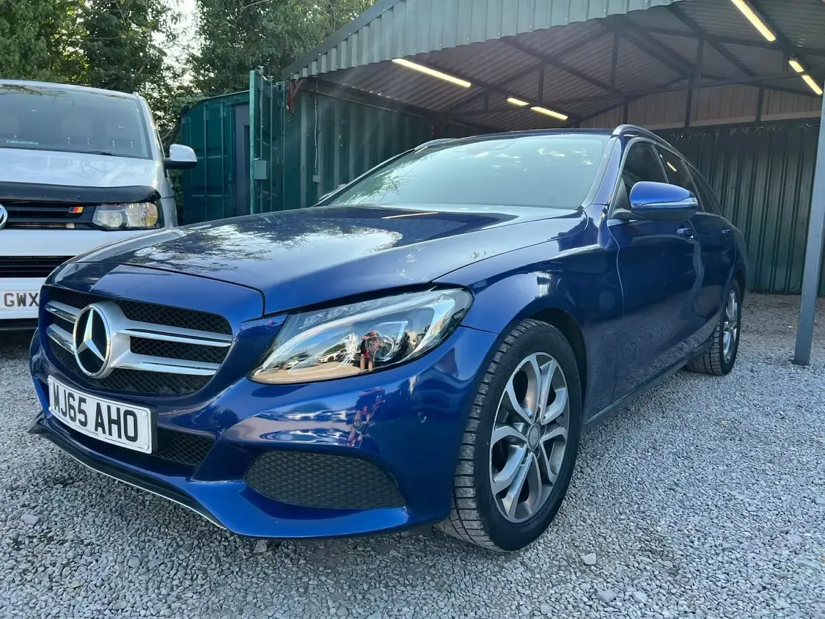 Used Mercedes C220 170 HP (125 kW) 2015 Blue Estate