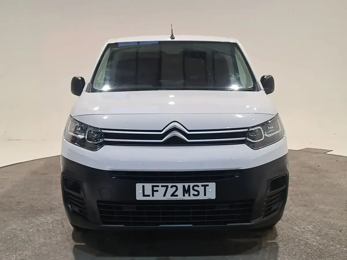 Used Citroën Berlingo 100 HP (73 kW) 2023 White MPV