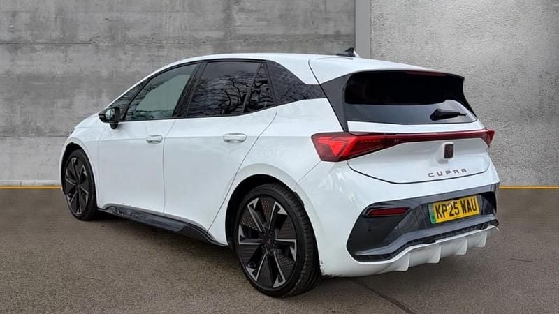Used Cupra Born e-Boost 169 kW (231 HP) 2025 White Hatchback