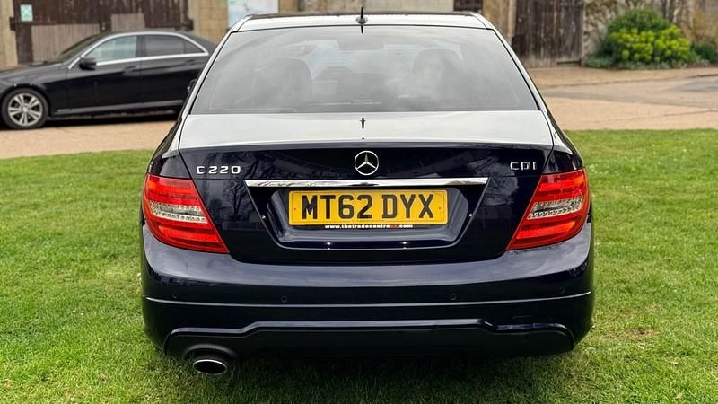 Usado Mercedes C220 2013 Azul Sedan