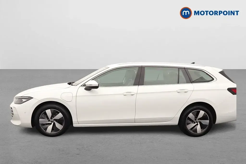 Begagnad VW Passat Life 204 HK (150 kW) 2025 Vit Kombi