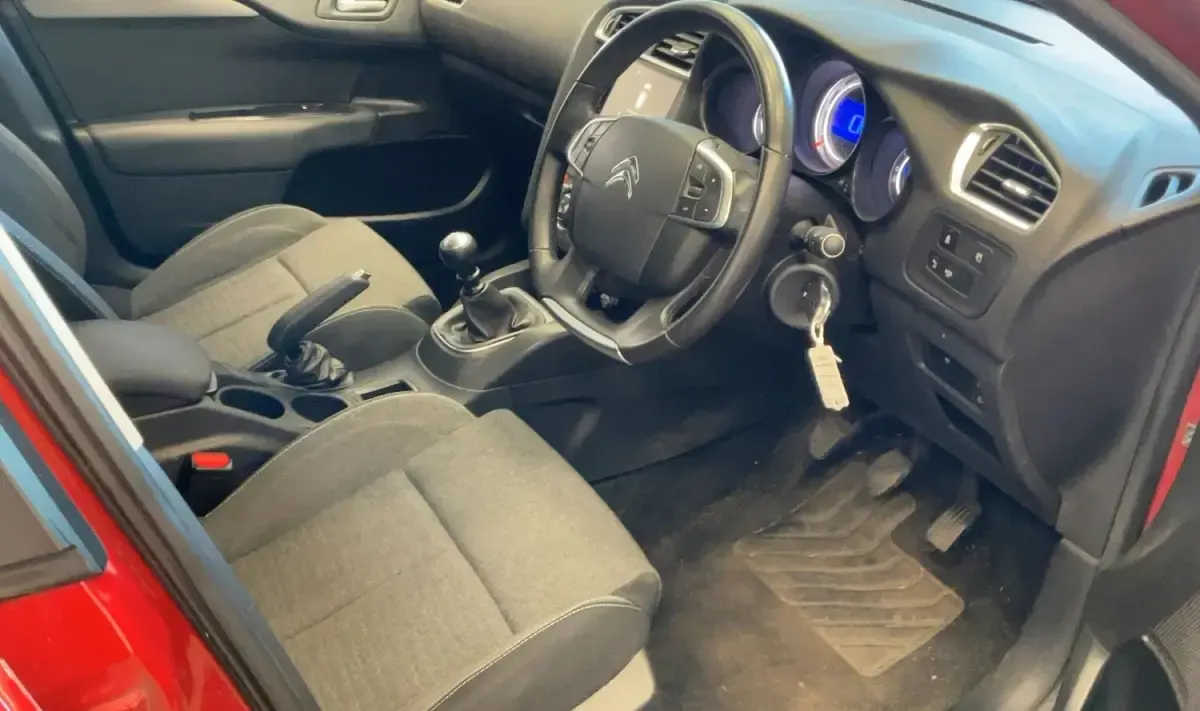 Used Citroën C4 Flair 2015 Red Hatchback