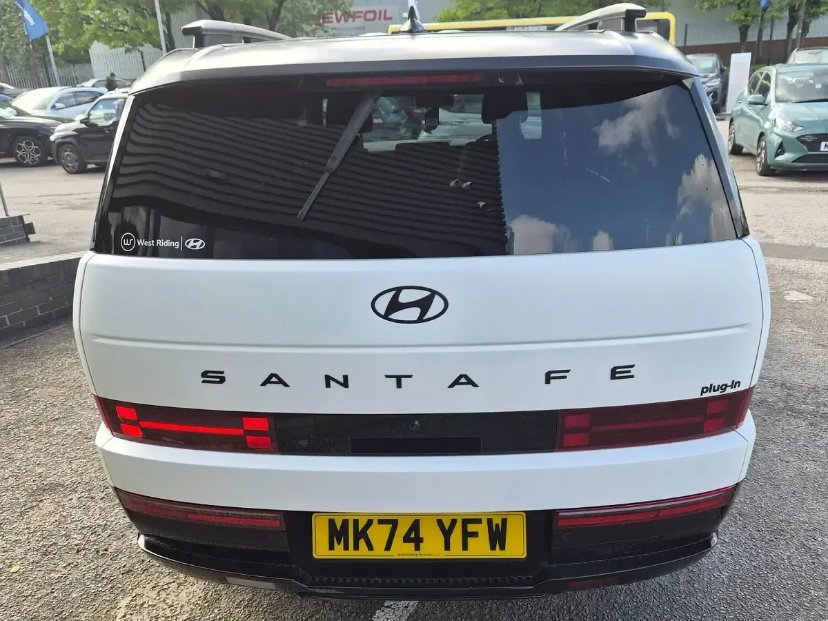 Used Hyundai Santa Fe 249 HP (183 kW) 2024 White SUV