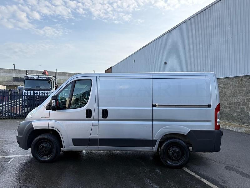Second-hand Peugeot Boxer 100 CP (73 kW) 2008 Argintiu Van