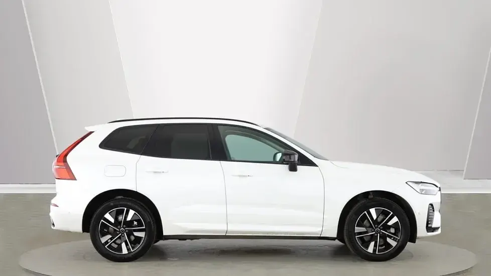 Used Volvo XC60 Plus 250 HP (183 kW) 2025 White SUV
