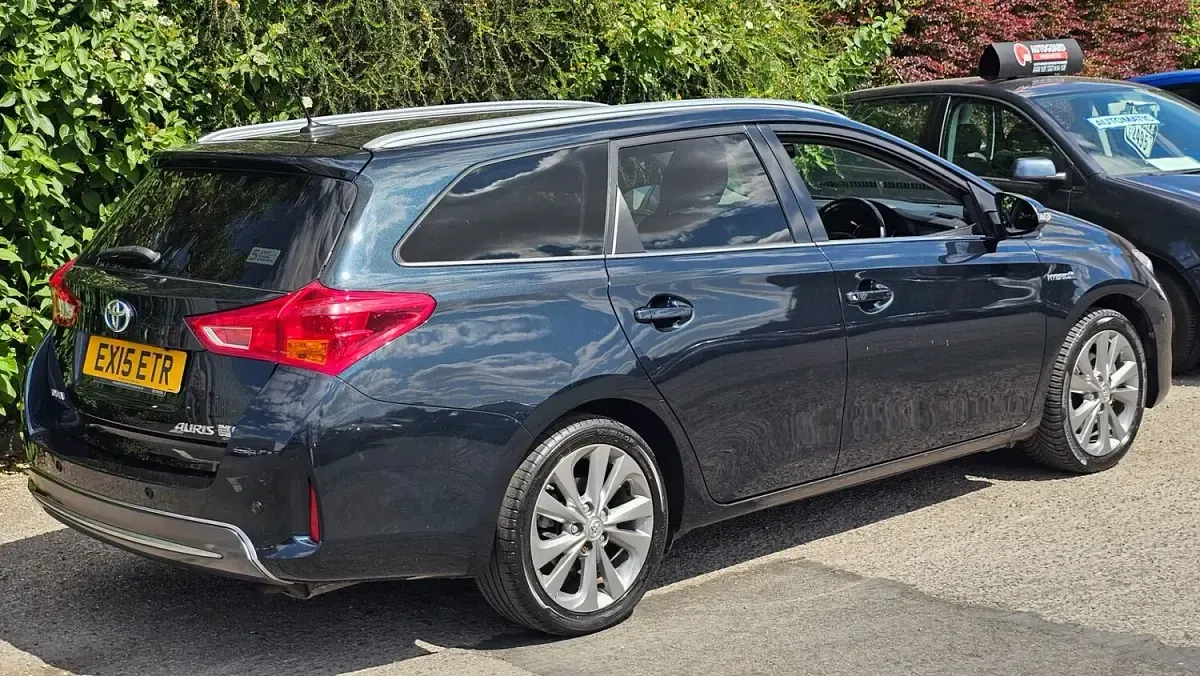 Used Toyota Auris Hybrid 2015 Grey Estate