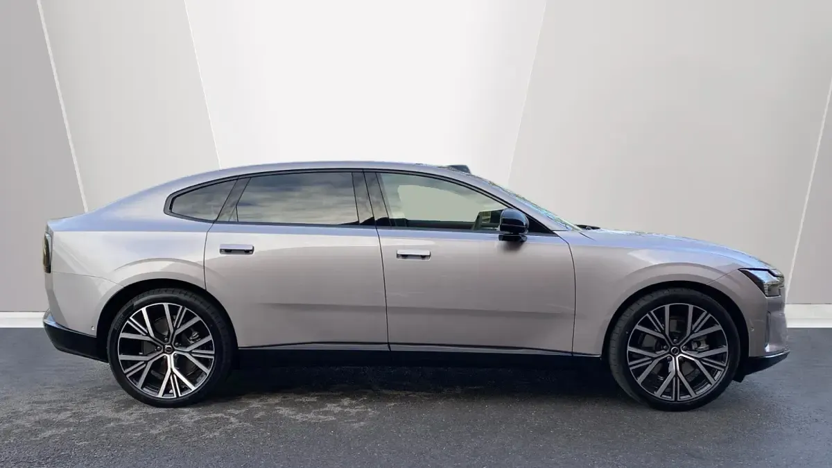 Used Volvo ES90 Ultra 244 kW (333 HP) 2025 Special metallic  aurora silver Sedan