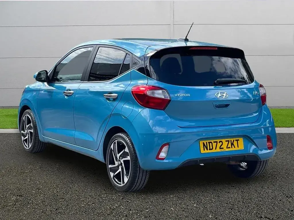 Used Hyundai i10 Premium 84 HP (61 kW) 2023 Blue Hatchback
