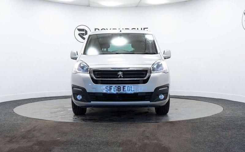 Used Peugeot Partner Tepee Allure 100 HP (73 kW) 2018 Silver MPV