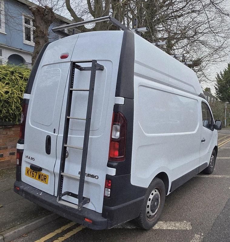 Used Vauxhall Vivaro 2017 White MPV