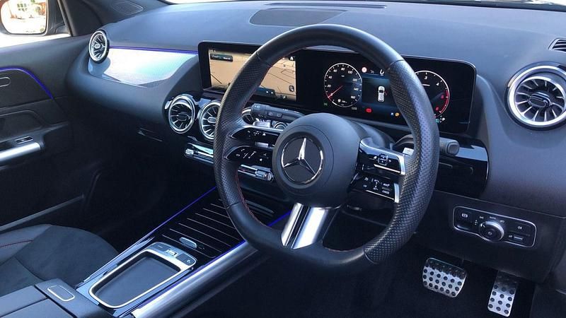 Used Mercedes GLA220 Executive 190 HP (139 kW) 2024 Black SUV