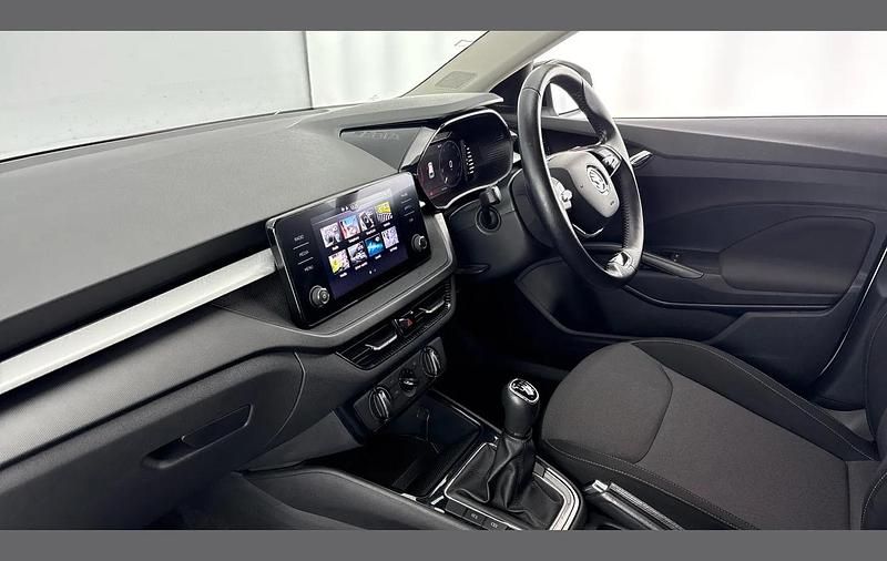 Used Skoda Fabia Colour Edition 108 HP (79 kW) 2023 Moon white Hatchback