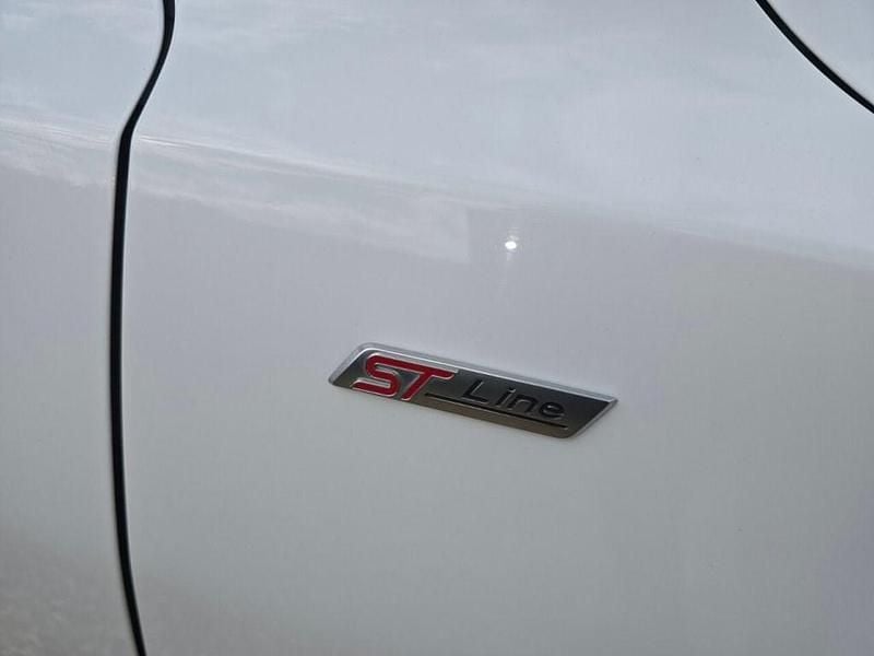 Used Ford Focus ST-Line 120 HP (88 kW) 2020 White Hatchback