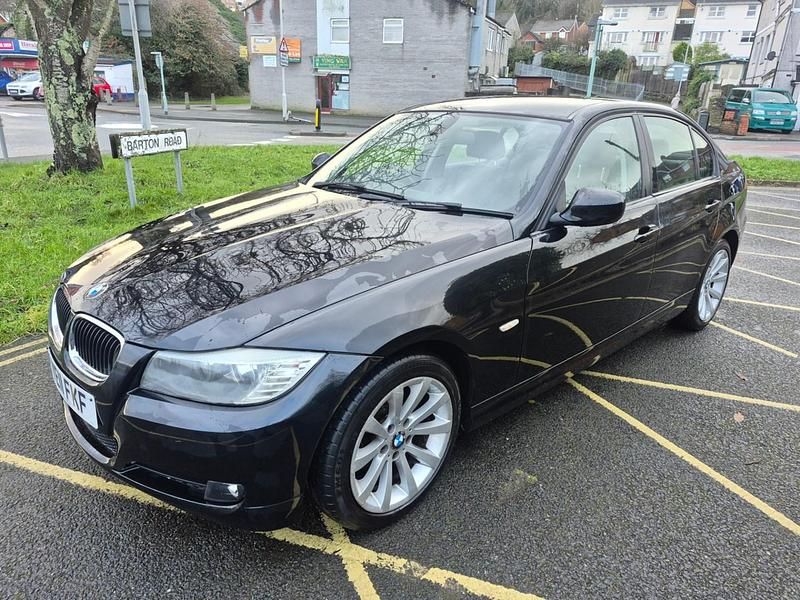 Used BMW 318 2011 Black Sedan
