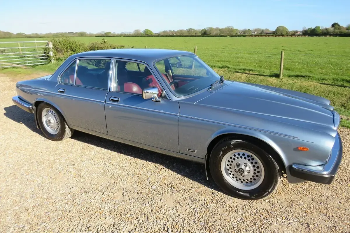 Used Daimler Double Six Serie 1 2020 Blue Sedan