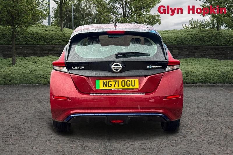 Used Nissan Leaf Acenta 110 kW (150 HP) 2021 Red Hatchback