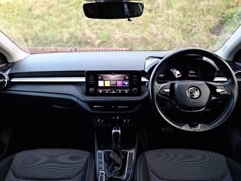 Used Skoda Fabia Colour Edition 110 HP (80 kW) 2022 White Hatchback