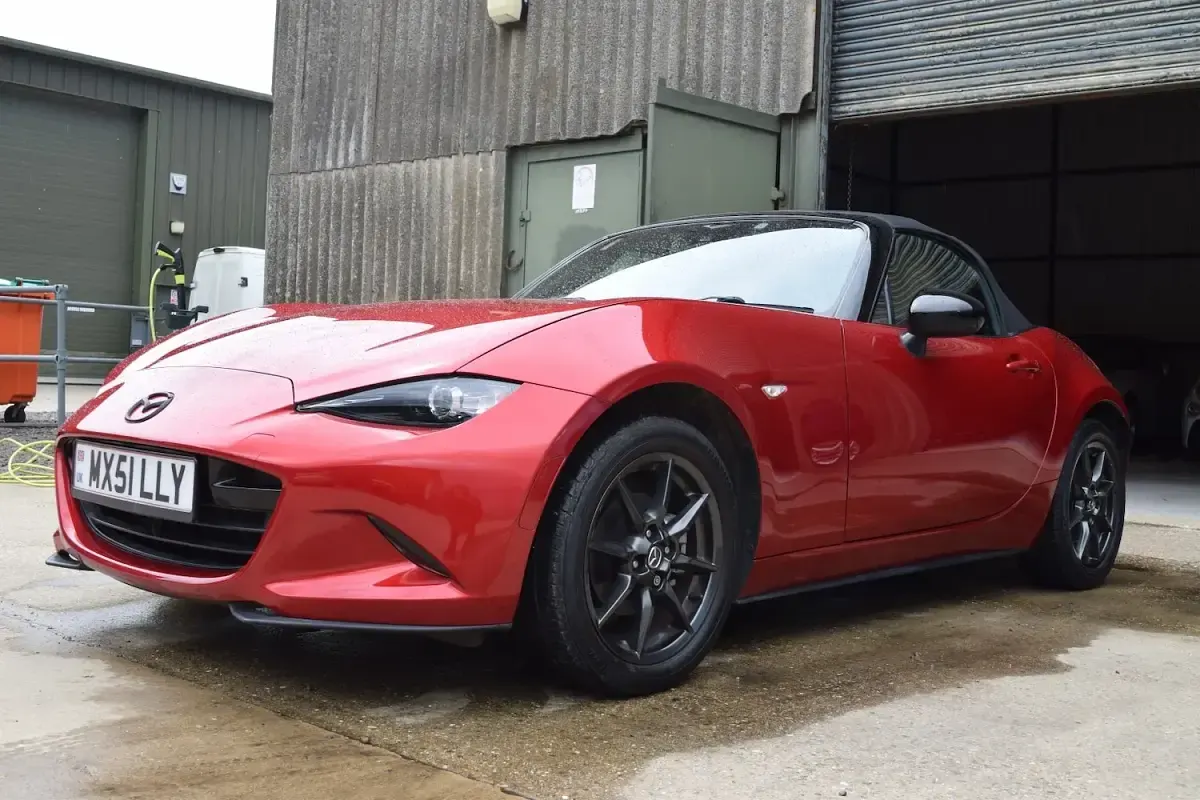 Used Mazda MX5 Inclusive 131 HP (96 kW) 2016 Red Cabriolet