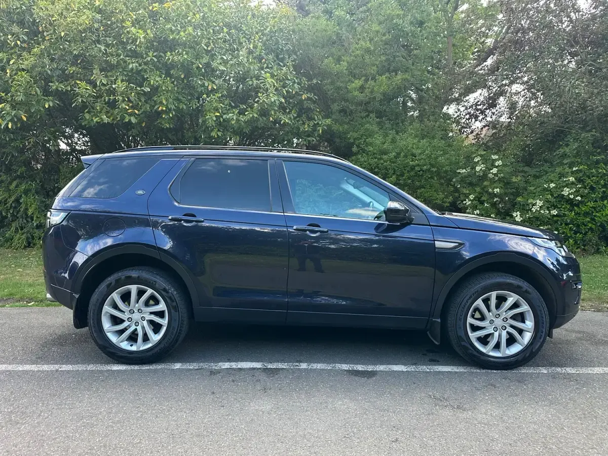 Used Land Rover Discovery Sport SE 177 HP (130 kW) 2017 Blue SUV