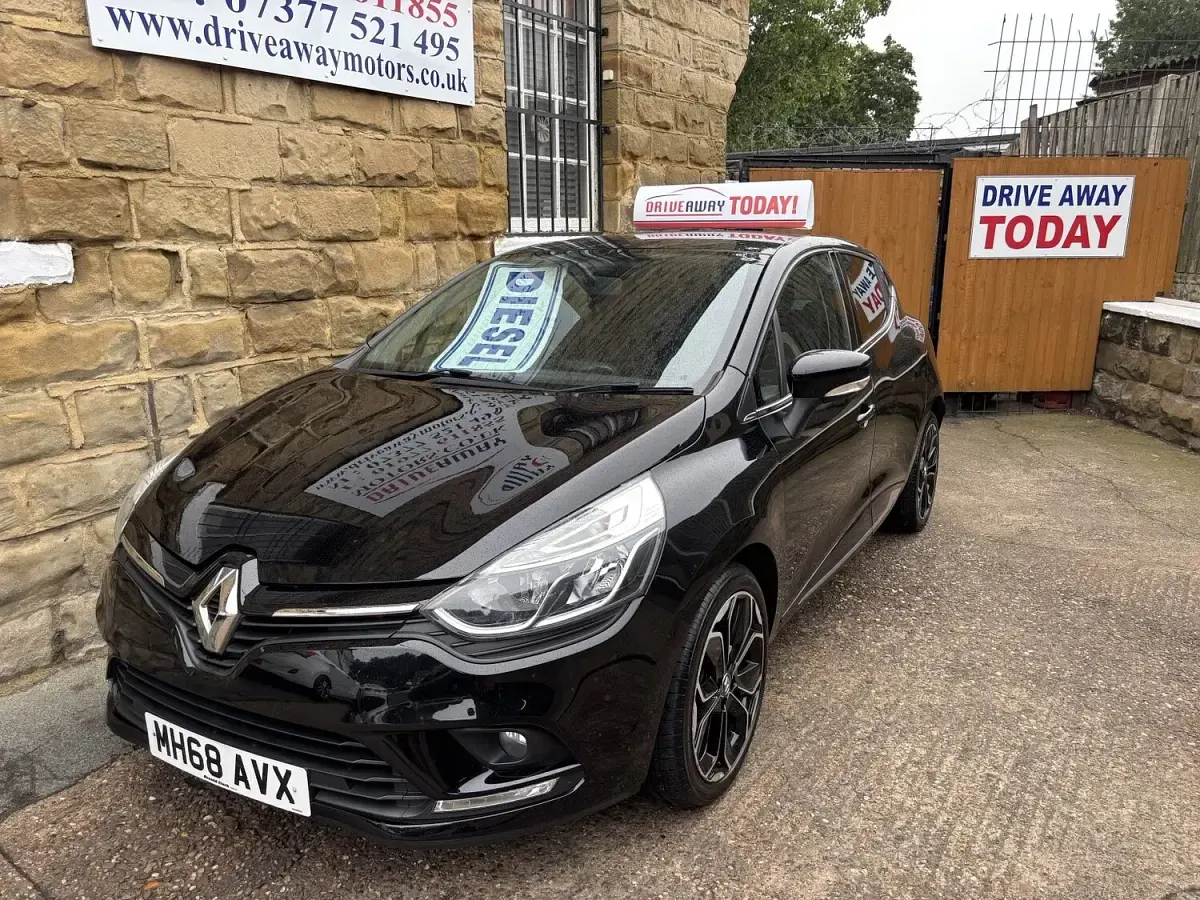 Used Renault Clio Iconic 110 HP (80 kW) 2019 Black Hatchback