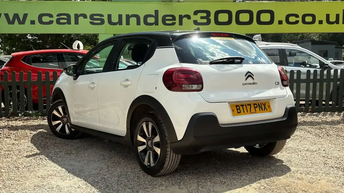 Used Citroën C3 Feel 82 HP (60 kW) 2017 White Hatchback