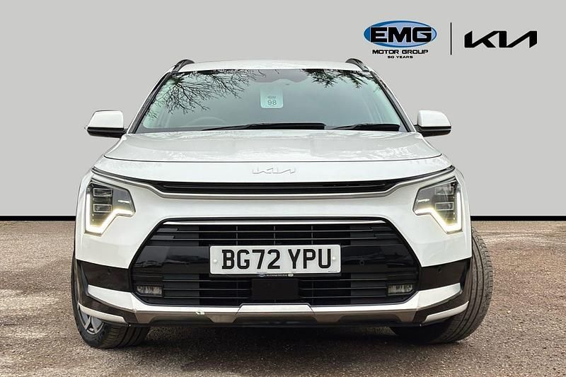 Used Kia Niro 139 HP (102 kW) 2022 White pearl SUV