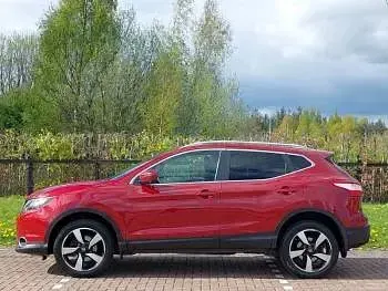 Usado Nissan Qashqai N-Connecta 163 CV (119 kW) 2016 Rojo SUV