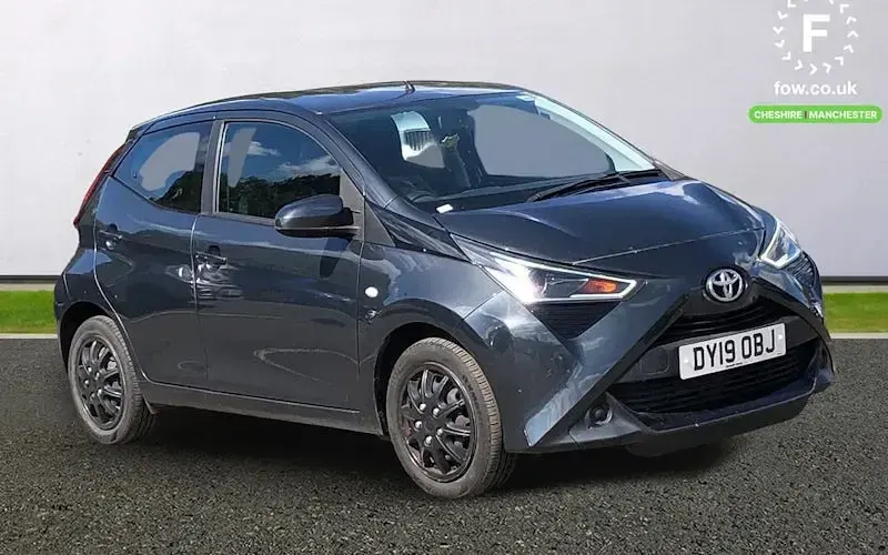 Used Toyota Aygo X-play 72 HP (52 kW) 2019 Hatchback