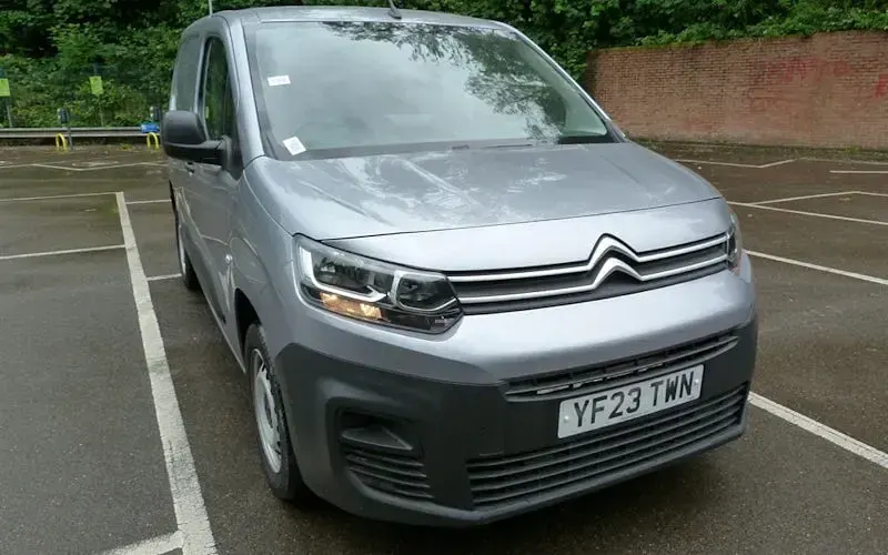 Used Citroën Berlingo 102 HP (75 kW) 2023 Grey MPV