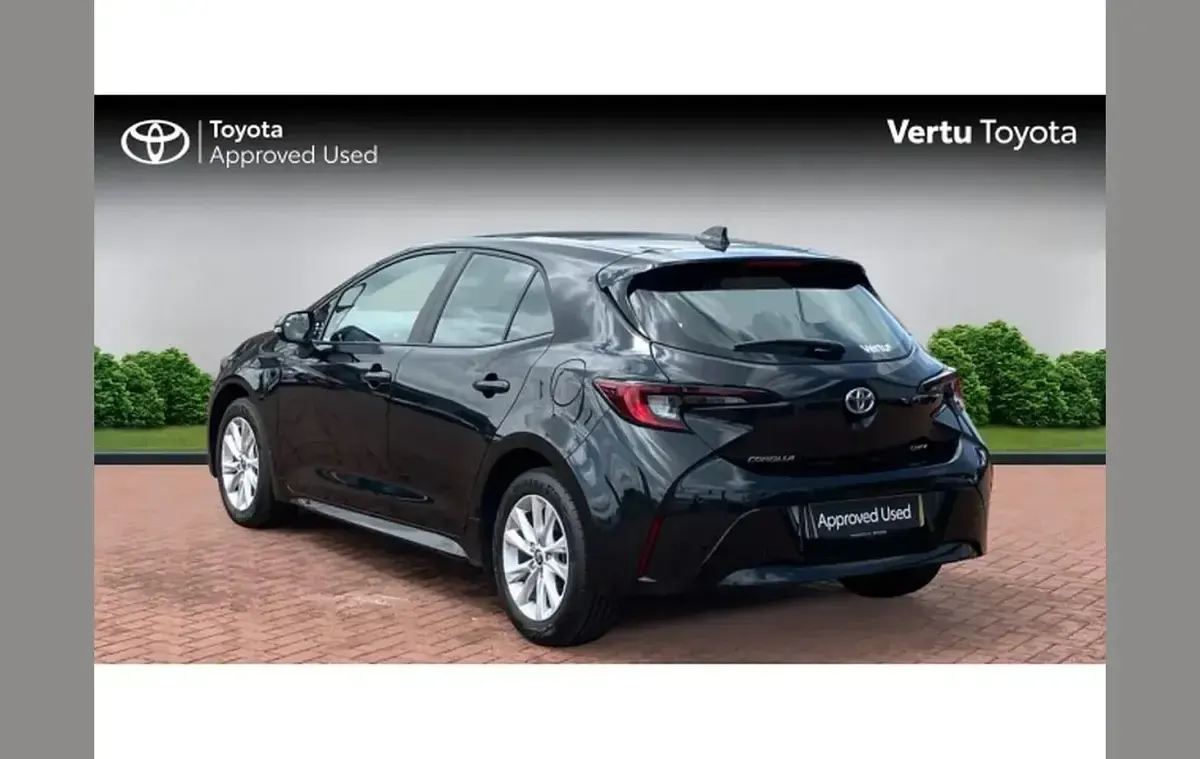 Used Toyota Corolla 196 HP (144 kW) 2025 Black Hatchback