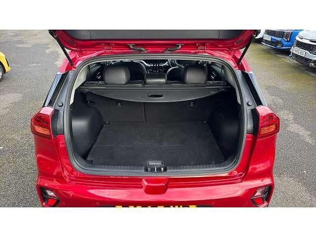 Used Kia Niro 141 HP (103 kW) 2022 Red SUV