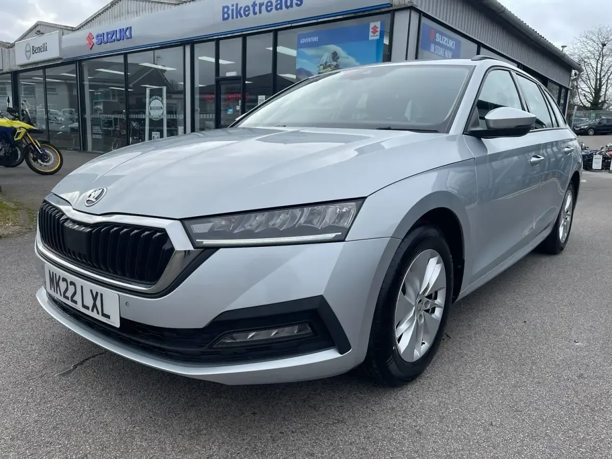 Begagnad Skoda Octavia SE Technology 110 HK (80 kW) 2022 Silver Kombi