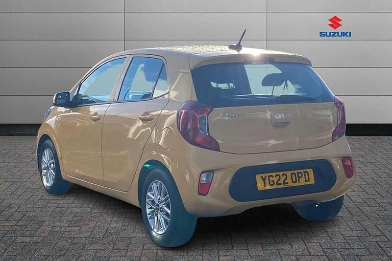 Used Kia Picanto 65 HP (47 kW) 2022 Yellow Hatchback