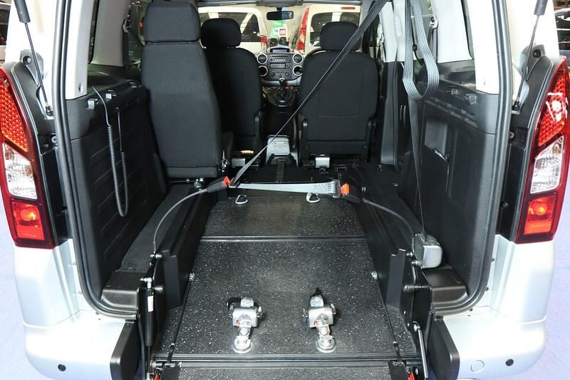 Second-hand Peugeot Partner 2018 Argintiu Monovolum