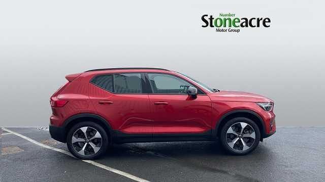 Usado Volvo XC40 Plus 194 HP (142 kW) 2025 Vermelho SUV