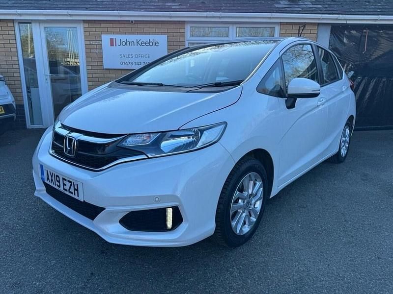 Used Honda Jazz SE 102 HP (75 kW) 2019 White Hatchback