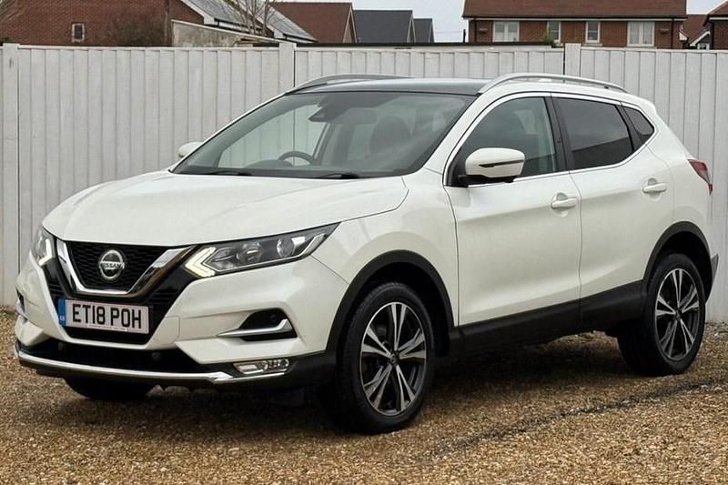 White Used 2018 Nissan Qashqai N-Connecta SUV | £12,999 (A bit pricey) - Image 1/1