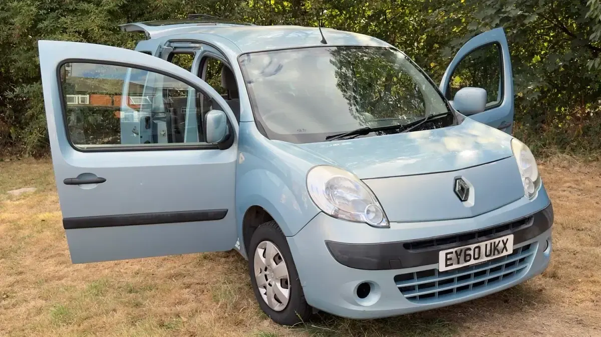 Used Renault Kangoo Expression 106 HP (77 kW) 2010 Blue MPV