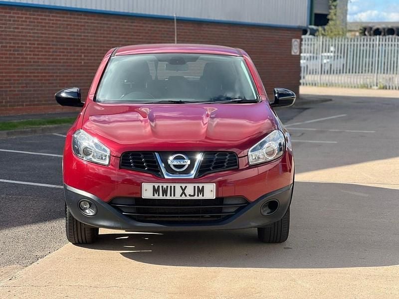Red Used 2011 Nissan Qashqai Acenta SUV | £1,499 (Super price) - Image 1/4