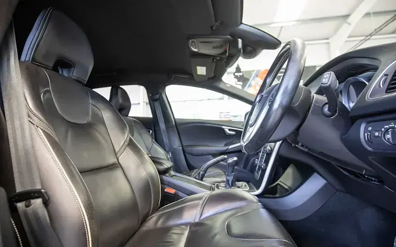 Used Volvo V40 R-Design 152 HP (111 kW) 2019 Hatchback